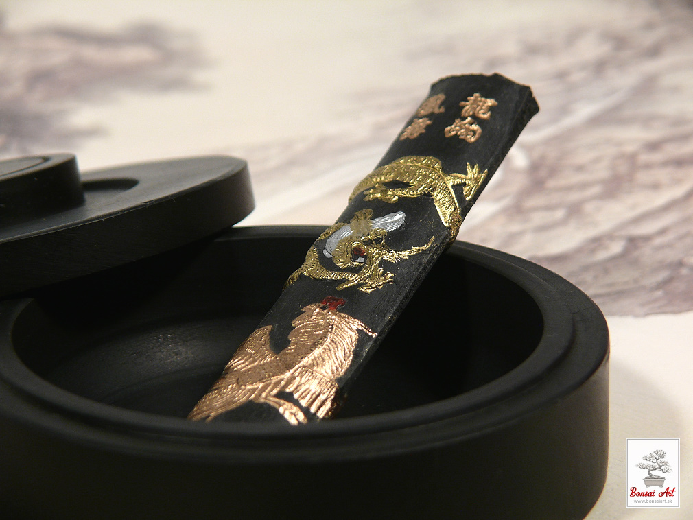 Tradičný čínsky suchý tuhý tuš na kaligrafiu a maľovanie